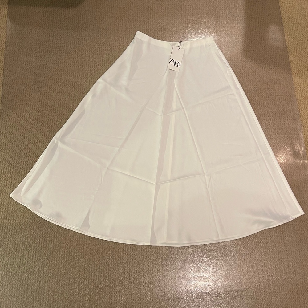 Zara Satin A-Line Midi Skirt in Ivory - Picture 3 of 6